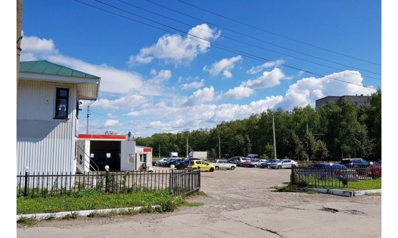 Действующая автостоянка с договорами