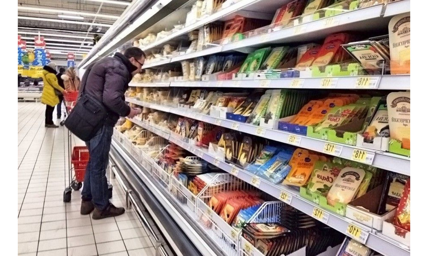 Магазин продуктов в бизнес-центре с постоянным входящим потоком